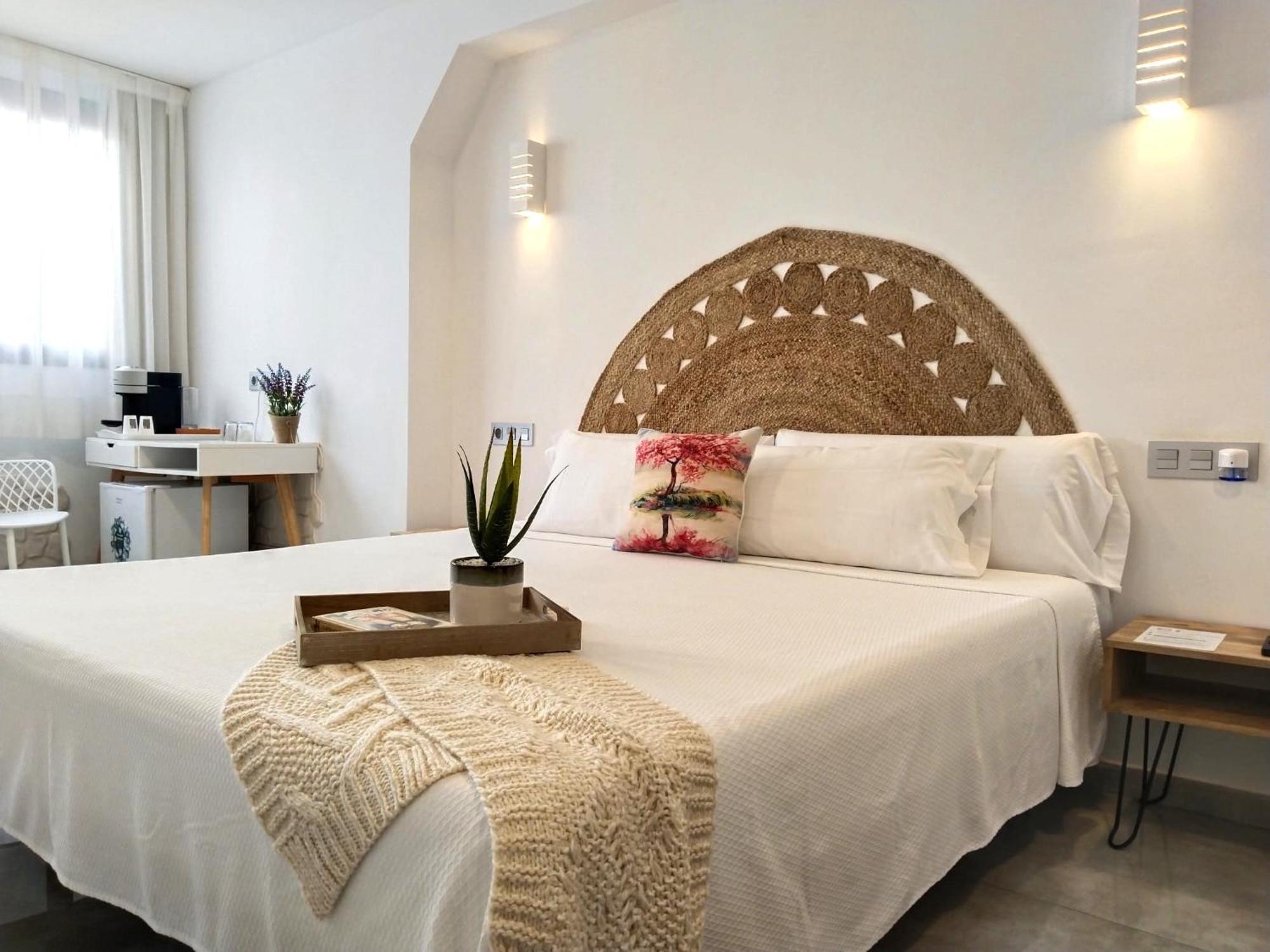 Hostal Aires Del Mar Карбонерас Екстериор снимка