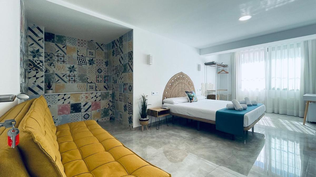 Hostal Aires Del Mar Карбонерас Екстериор снимка