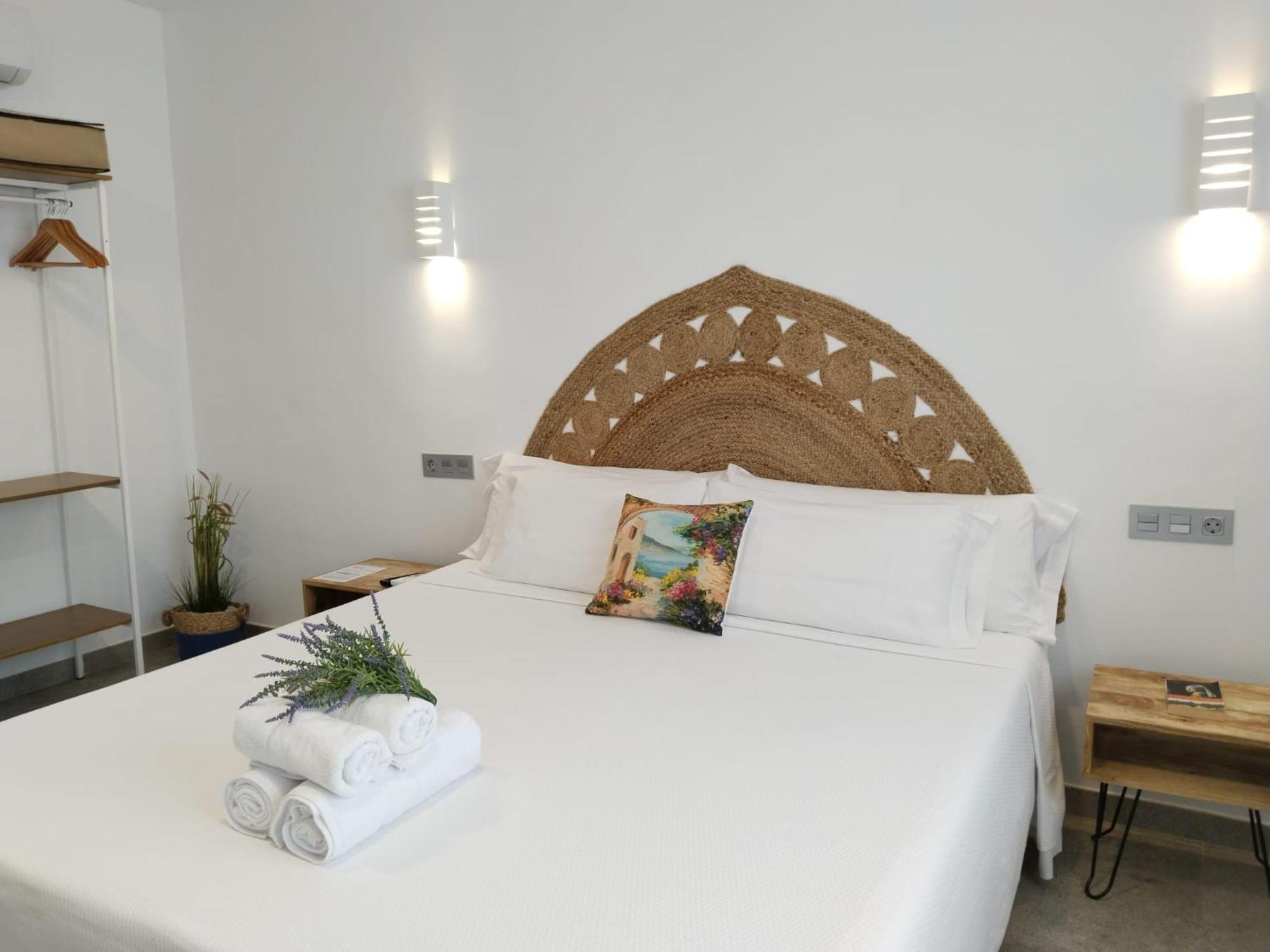 Hostal Aires Del Mar Карбонерас Екстериор снимка