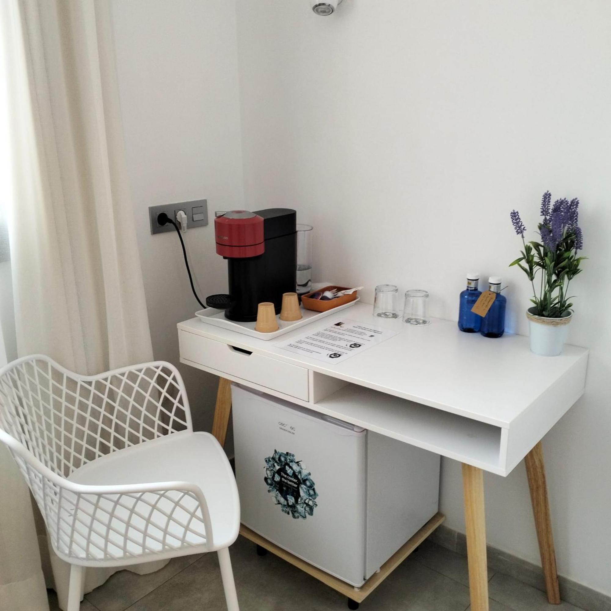 Hostal Aires Del Mar Карбонерас Екстериор снимка