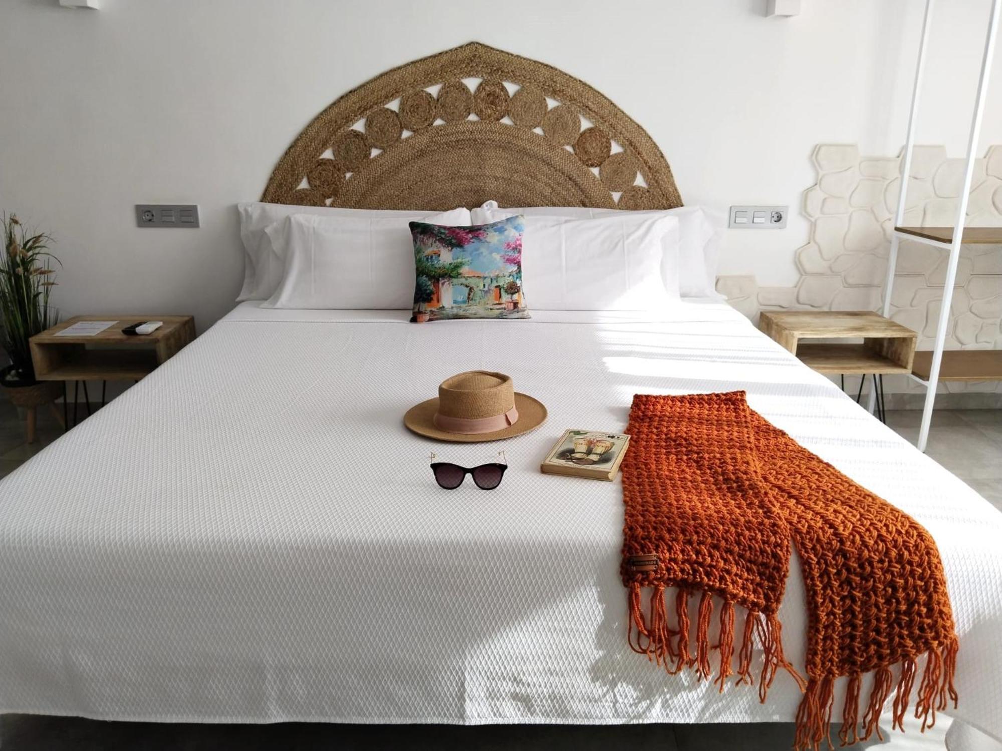 Hostal Aires Del Mar Карбонерас Екстериор снимка