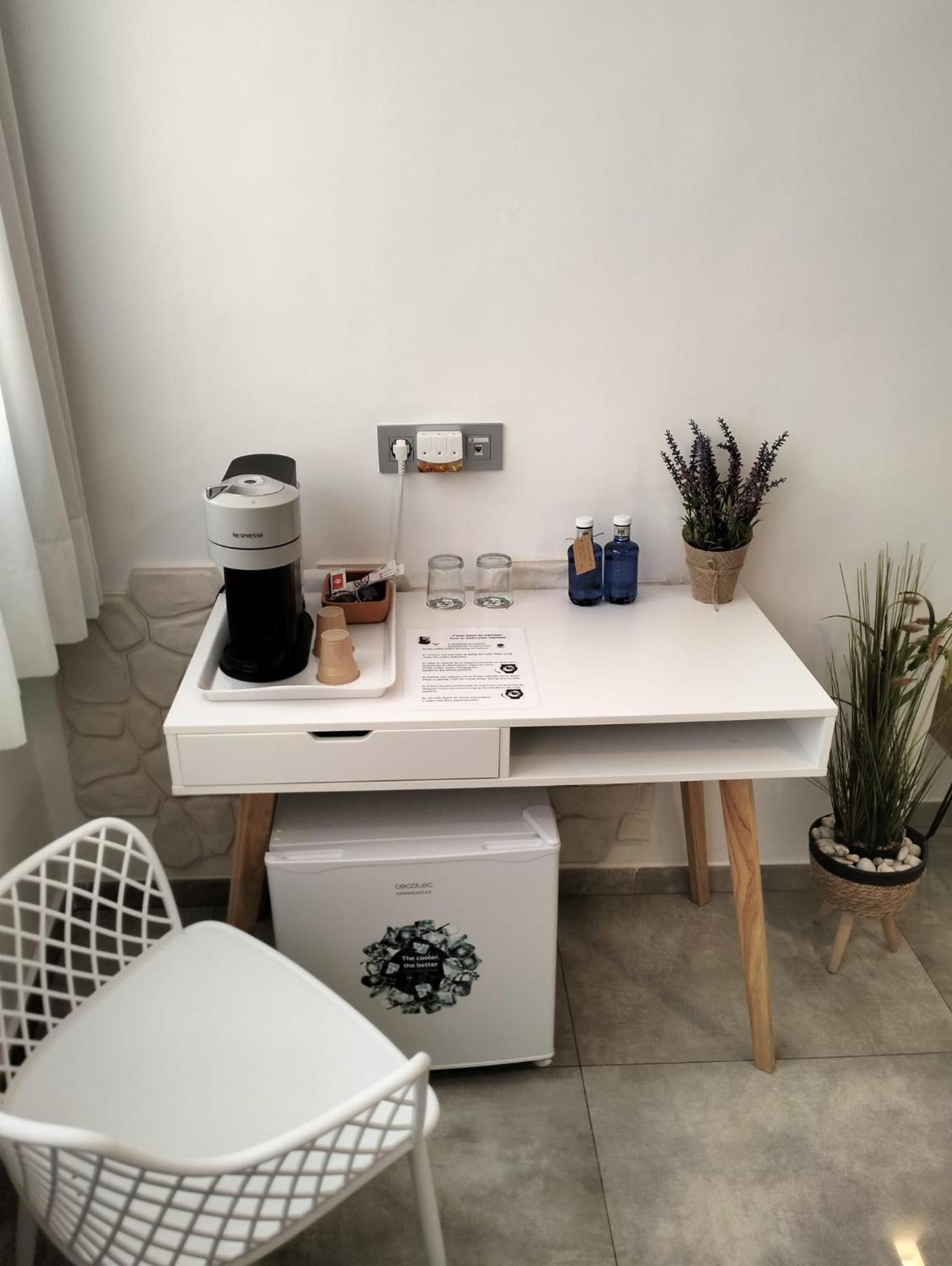 Hostal Aires Del Mar Карбонерас Екстериор снимка